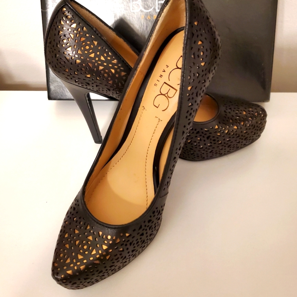 🤎 NEW BCBG PLATFORM HEELS